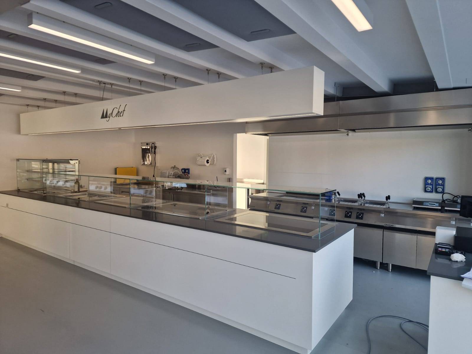 Cucina professionale per ristorante aziendale Medacta